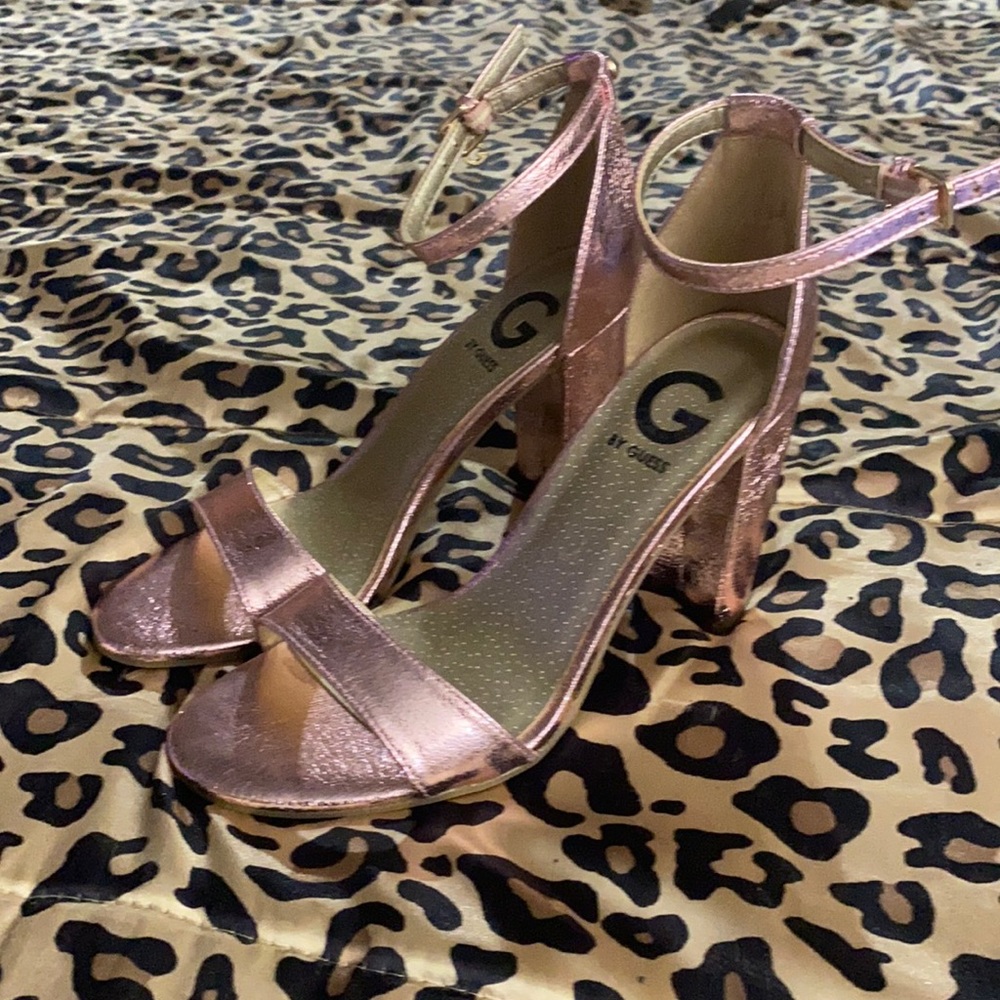 WOMENS size 6 guess heels - rose gold